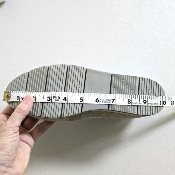 VANELI Quarzi Womens 7.5N (AA) White Perforated Espadrille Loafers Flats Preppy - Picture 11 of 13